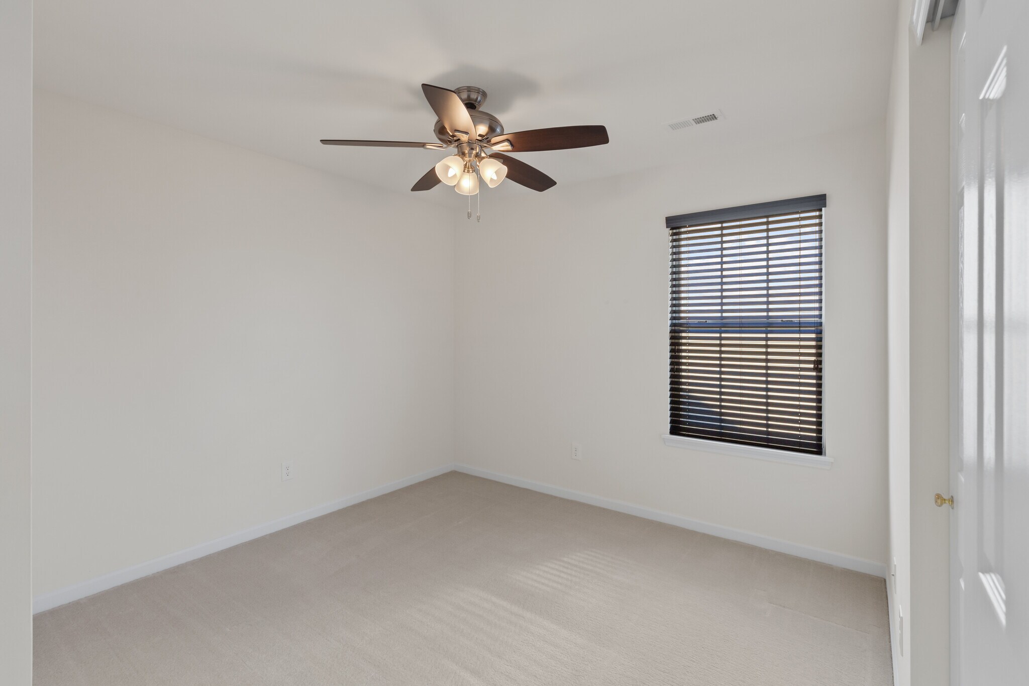 Building Photo - 614 Prairiegate Ct