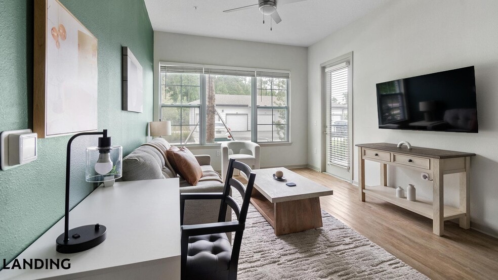 Building Photo - 7311 Baymeadows Way
