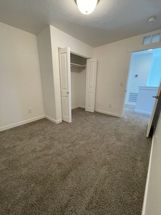 Building Photo - 5565 E Bollo St