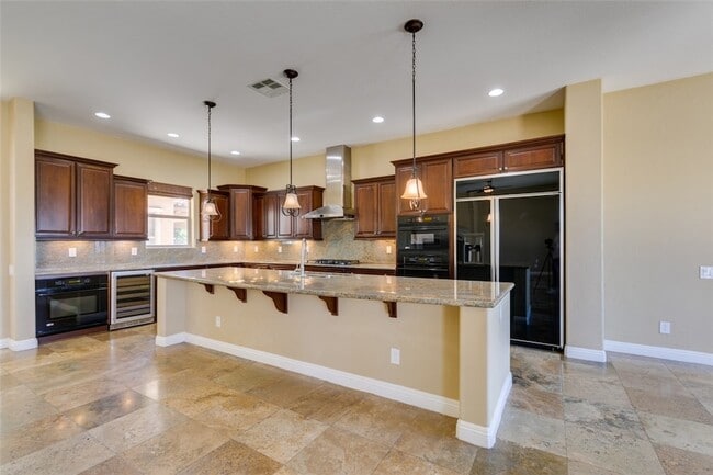 Building Photo - 2713 Cyrano St
