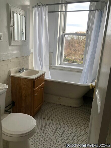 Building Photo - 1175 Boylston St
