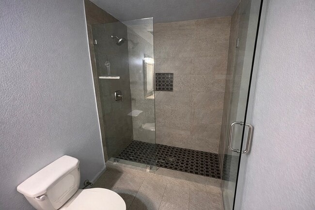 Building Photo - 2752 Peach Dr