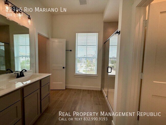 Building Photo - 12946 Rio Mariano Ln