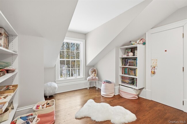 Building Photo - 5 Rock Shelter Rd