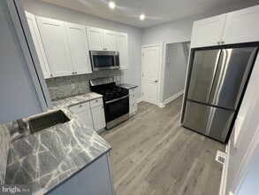 Building Photo - 1839 E Clementine St