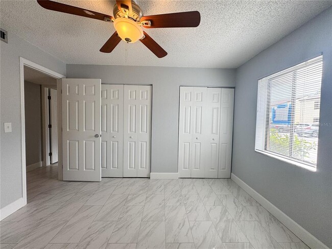 Building Photo - 723 115th Ave N