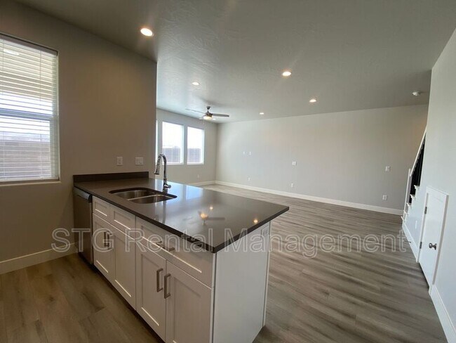 Building Photo - 1130 S 4380 W