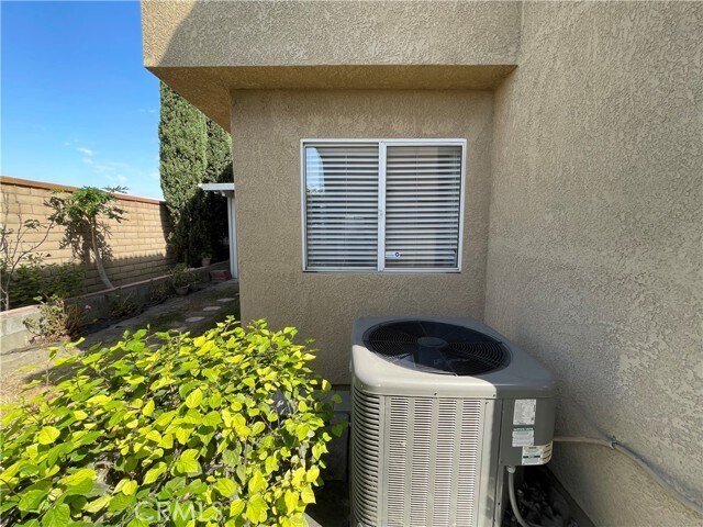 Building Photo - 7271 Kensington Dr