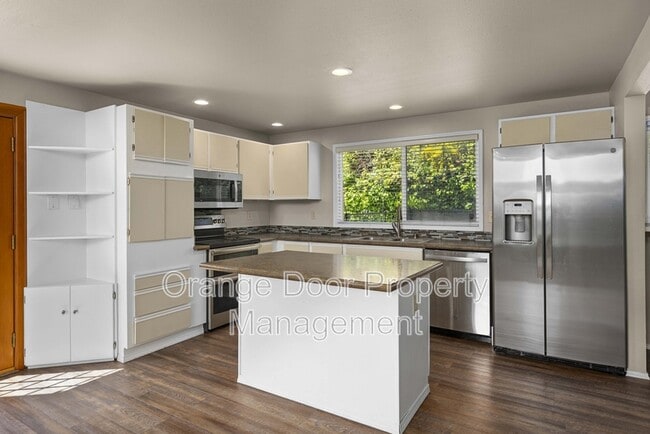 Building Photo - 3602 Nassau Ave NE