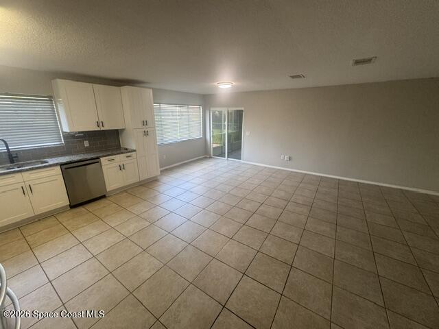 Building Photo - 425 Tewksbury Ln NE