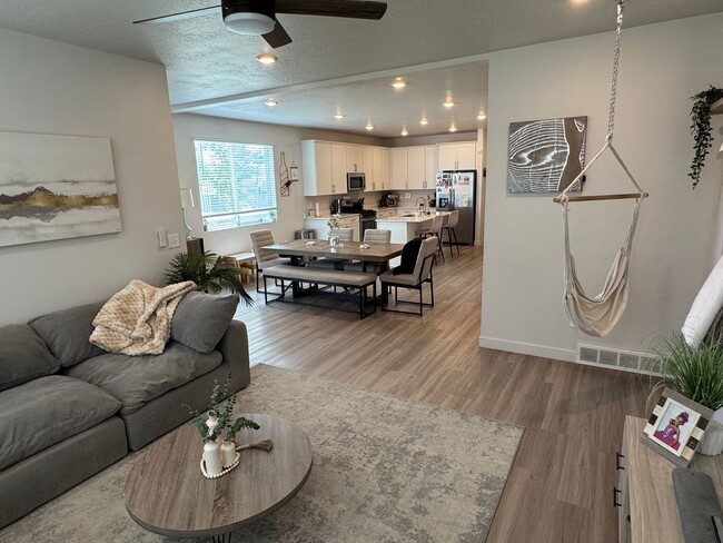Building Photo - Beautiful NEW build, 4 bedroom 2 bathroom