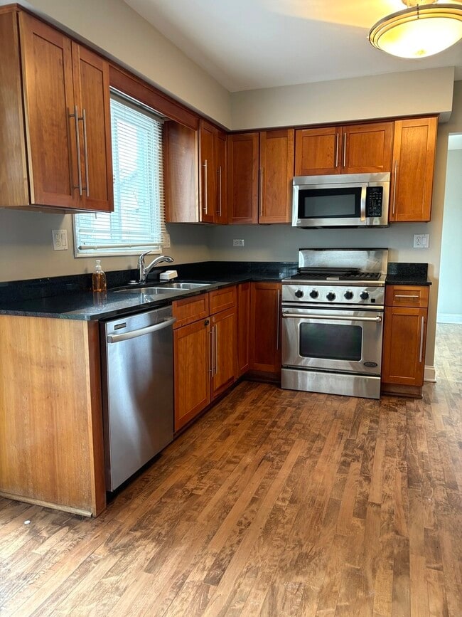 Building Photo - 1667 Hinterlong Ln