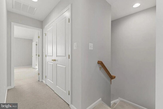 Building Photo - 9211 Cascade Falls Dr