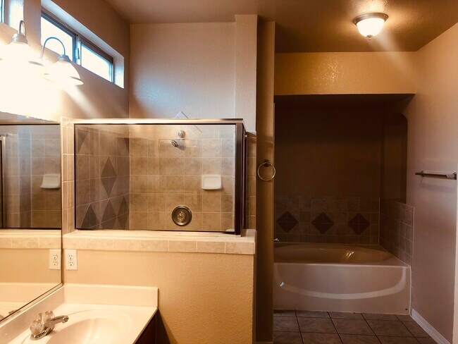 Building Photo - 3016 Tierra Cuervo Dr