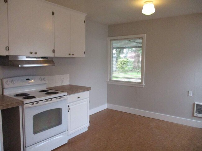 Building Photo - Charming 2 Bedroom 1 bath in Tacoma