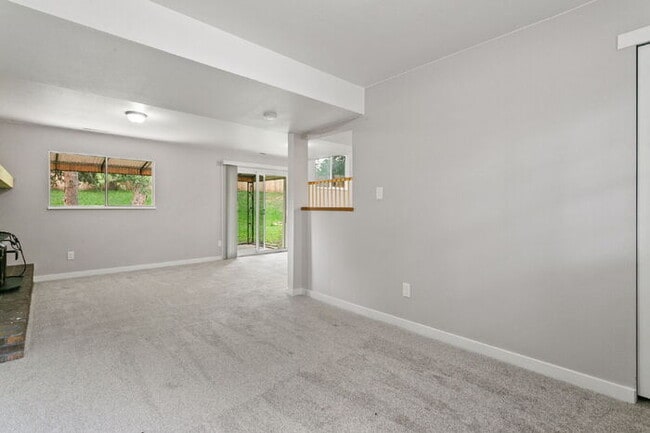 Building Photo - Freshly Renovated 4-Bedroom Home with Over...