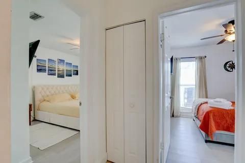 Building Photo - 3170 NW 68th Ct