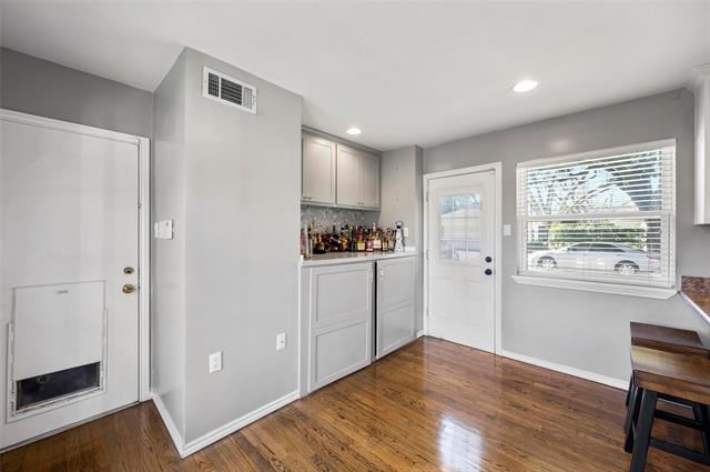 Building Photo - 6202 Sudbury Dr