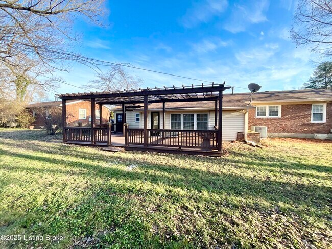 Building Photo - 7913 Greenway Dr