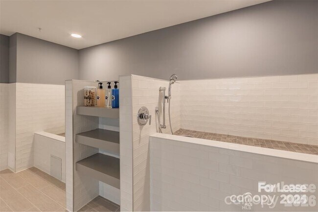 Building Photo - 13230 Ballantyne Corporate Pl