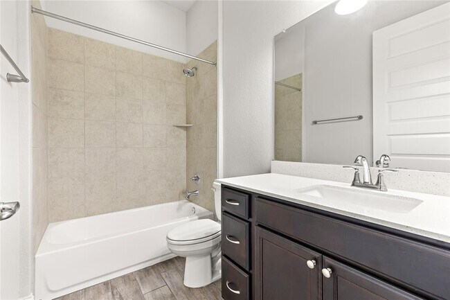 Building Photo - 2004 Highland Ridge Rd