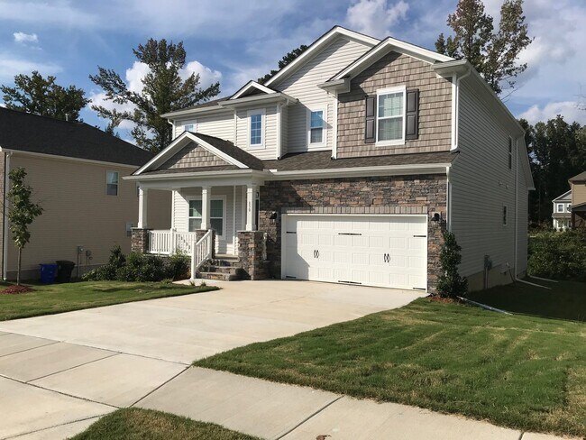Primary Photo - 850 Longleaf Pine Pl