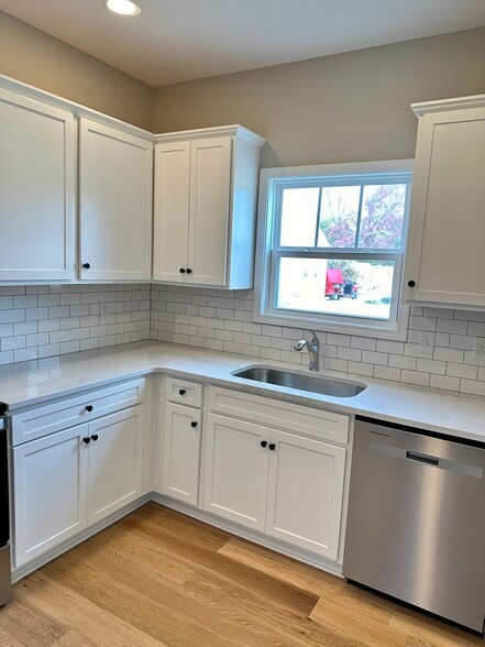 Building Photo - 1409 Brook Hill Dr
