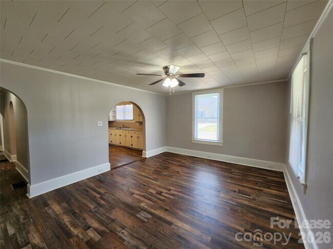 Building Photo - 127 Poplar St