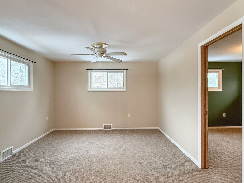 Building Photo - 2653 W Seneca Turnpike