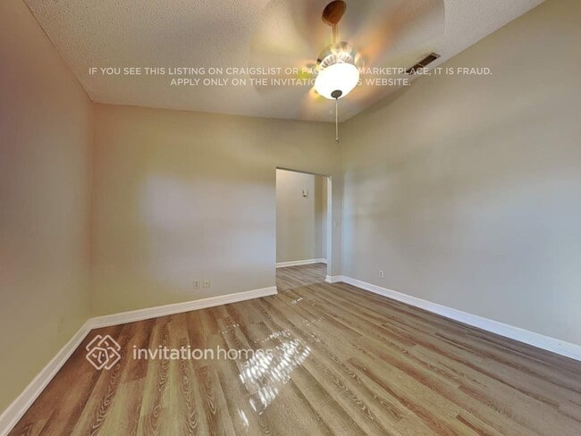 Building Photo - 2301 Beechwood Ct