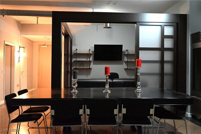 Building Photo - 200 Hoover Ave