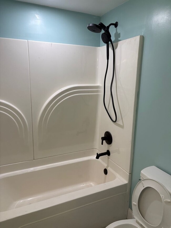 Building Photo - Jefferson 3