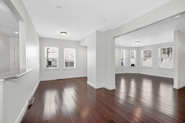 Building Photo - 12 Broadway St