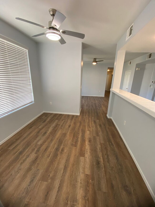 Building Photo - AMERICANA Property Mgmt - 3 beds Condo in ...