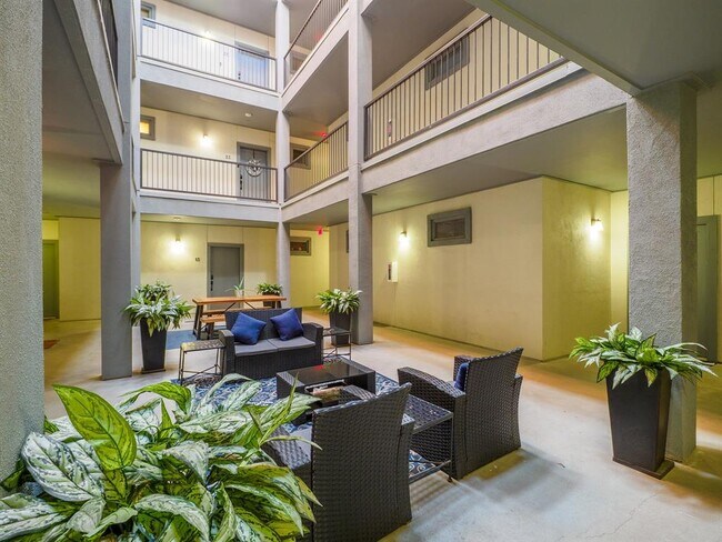 Building Photo - 908 Nueces St