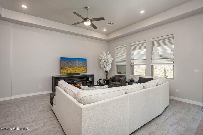 Building Photo - 3865 Jericho St