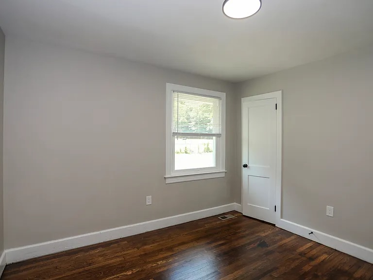 Building Photo - 219 Anderson Dr