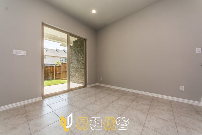 Building Photo - Adorable 3 Bedroom Townhouse-- Coming Soon!