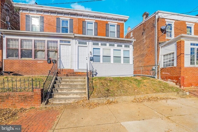 Building Photo - 2321 Tatnall St
