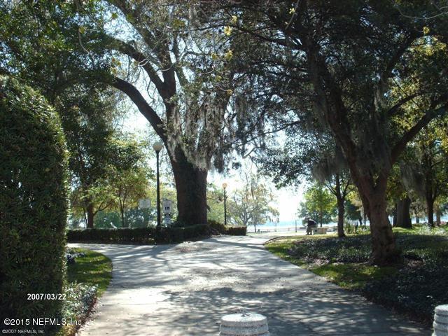 Building Photo - 1661 Riverside Ave