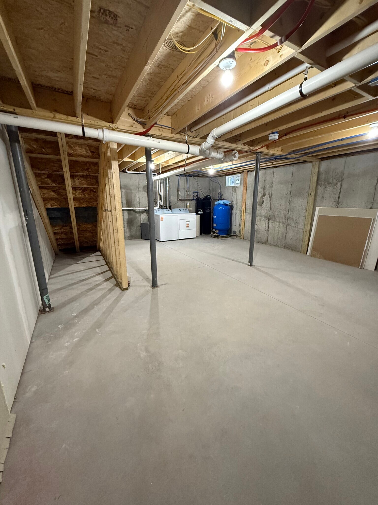 Building Photo - 32 Rockwood Dr