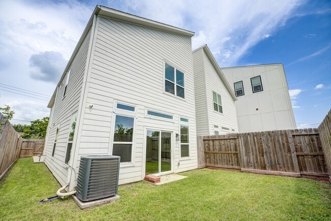 Building Photo - 7117 Tierwester St