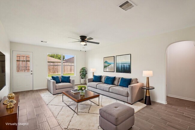 Building Photo - 11926 Panay Dr