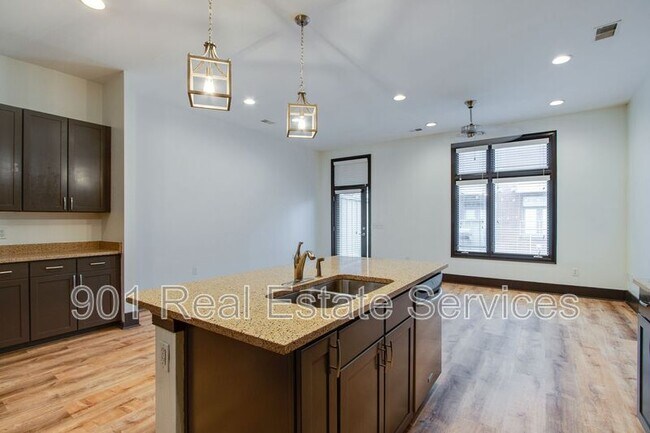 Building Photo - 614 Tennessee St