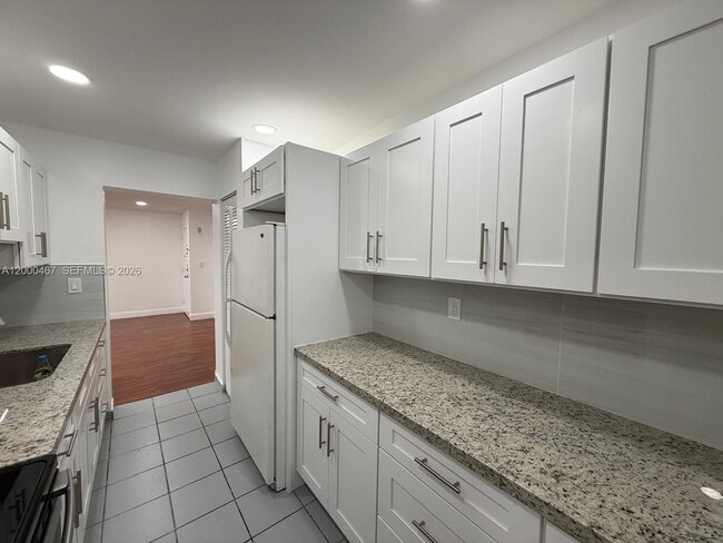 Building Photo - 750 NW 43rd Ave