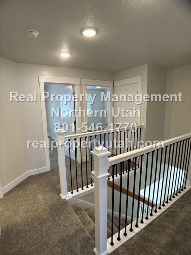 Building Photo - Newly Built 3 Bedroom 2.5 Bath Morgan Town...