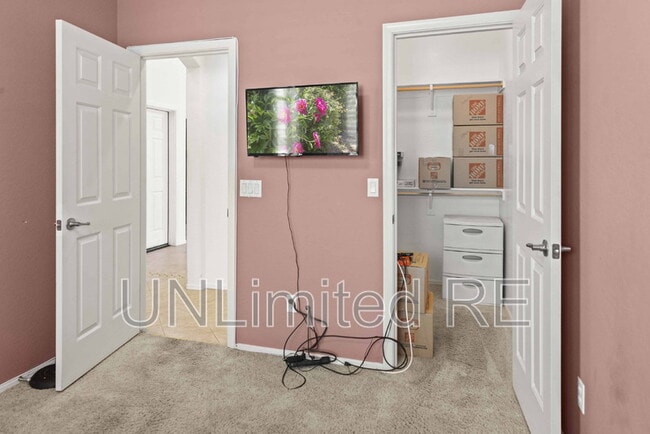 Building Photo - 7889 N Music Mountain Ln