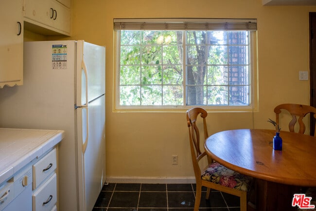 Building Photo - 14135 Hatteras St