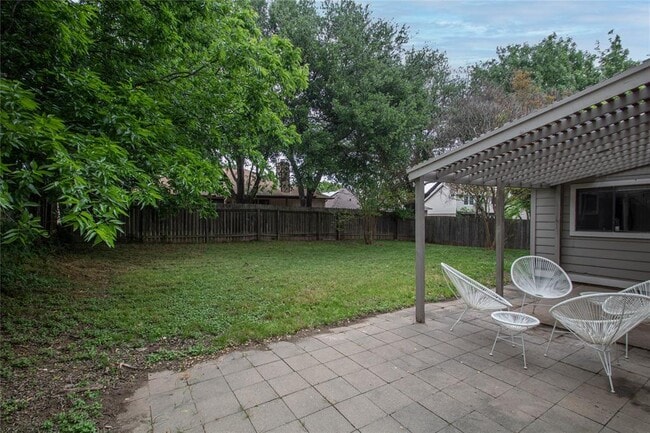 Building Photo - 2108 Warfield Way