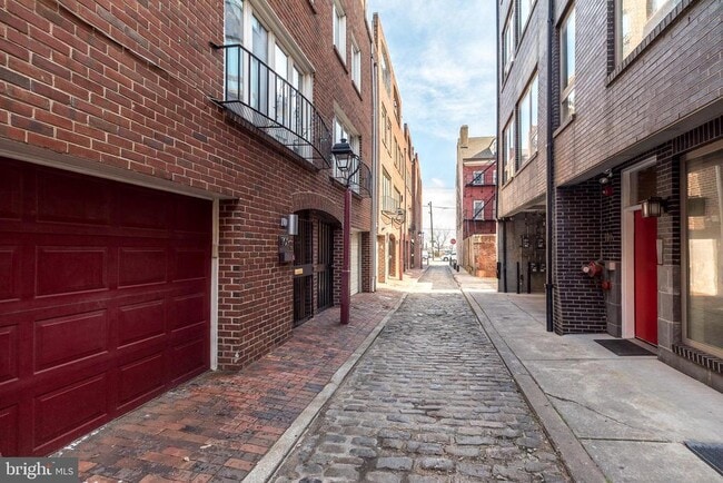 Building Photo - 114-18 Naudain St